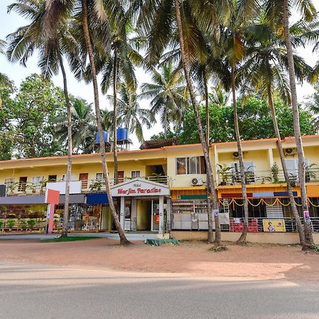 Fabexpress Morjim Paradise - Nr Morjim Beach Ngoại thất bức ảnh