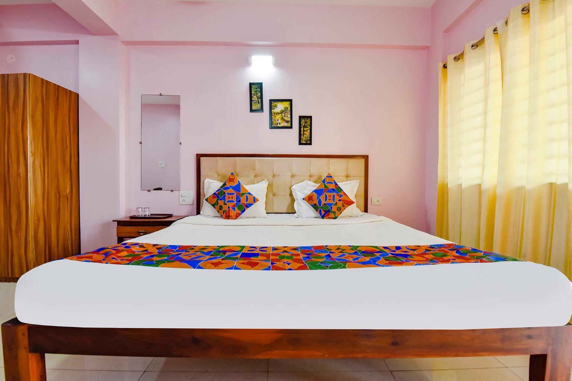 Fabexpress Morjim Paradise - Nr Morjim Beach Ngoại thất bức ảnh