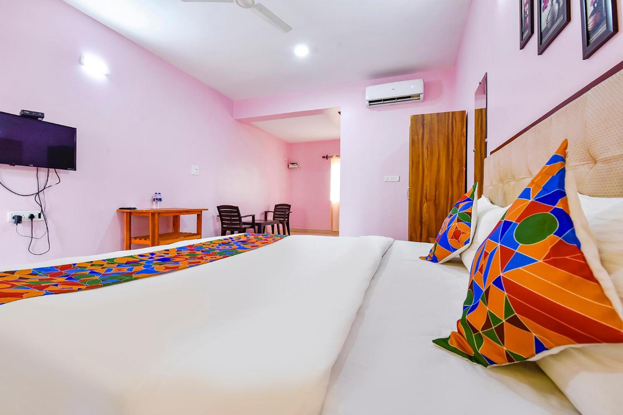 Fabexpress Morjim Paradise - Nr Morjim Beach Ngoại thất bức ảnh
